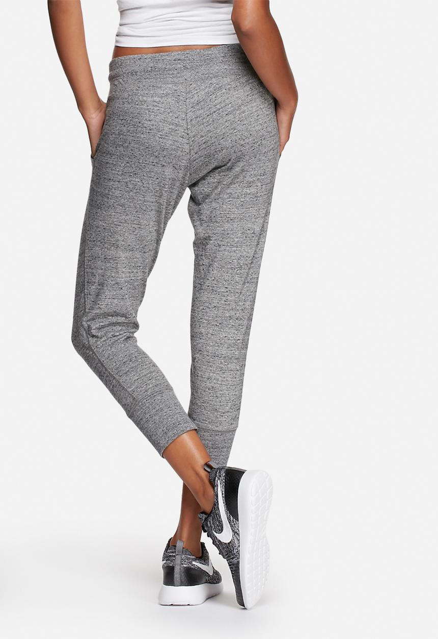 Nike - Nike Gym Vintage Capri