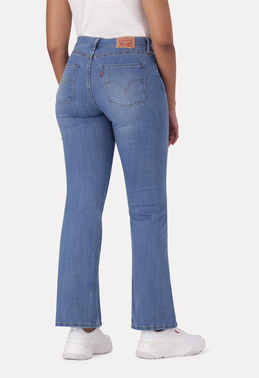Levi’s® - Curvy Flare - Warm Up The Pitcher