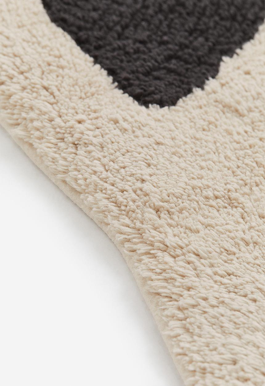 H&M - Cat-shaped rug - beige