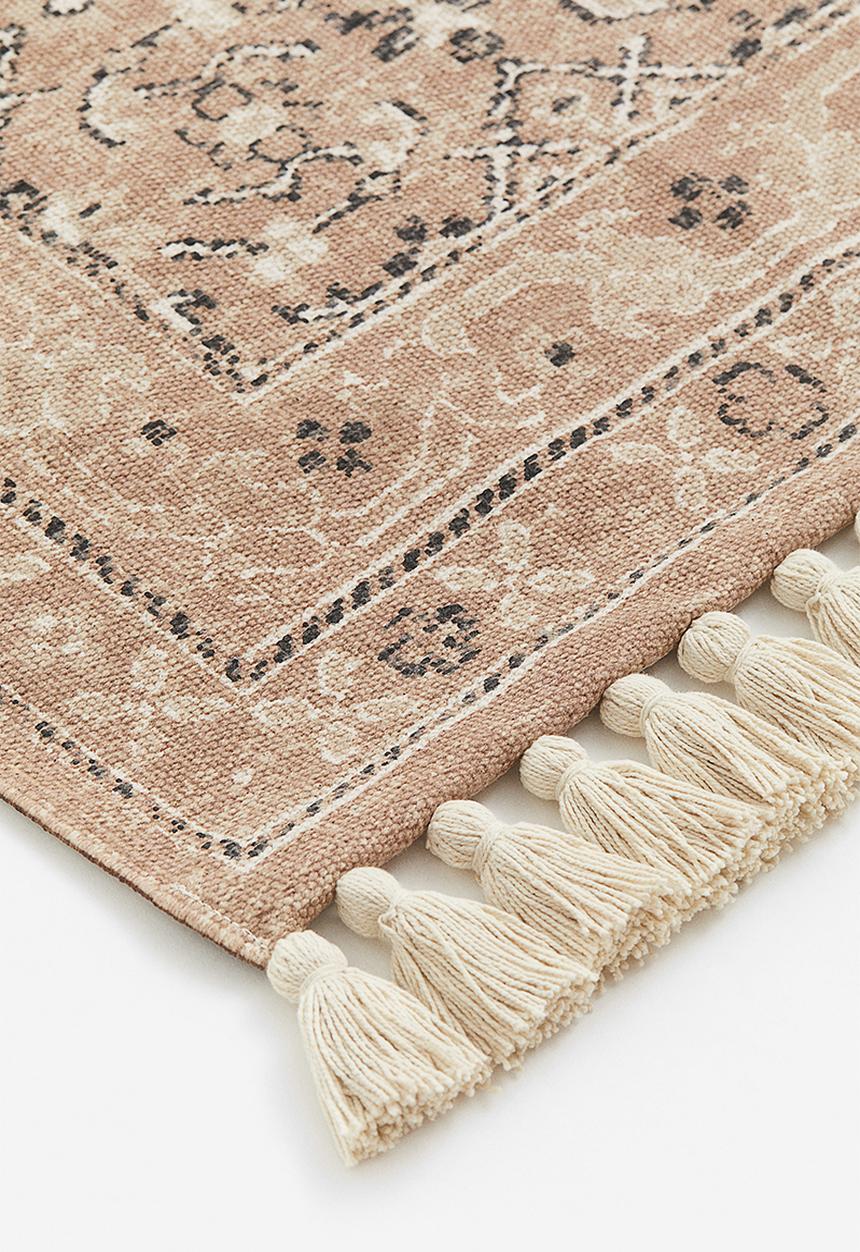 H&M - Fringed patterned rug - light pink patterned