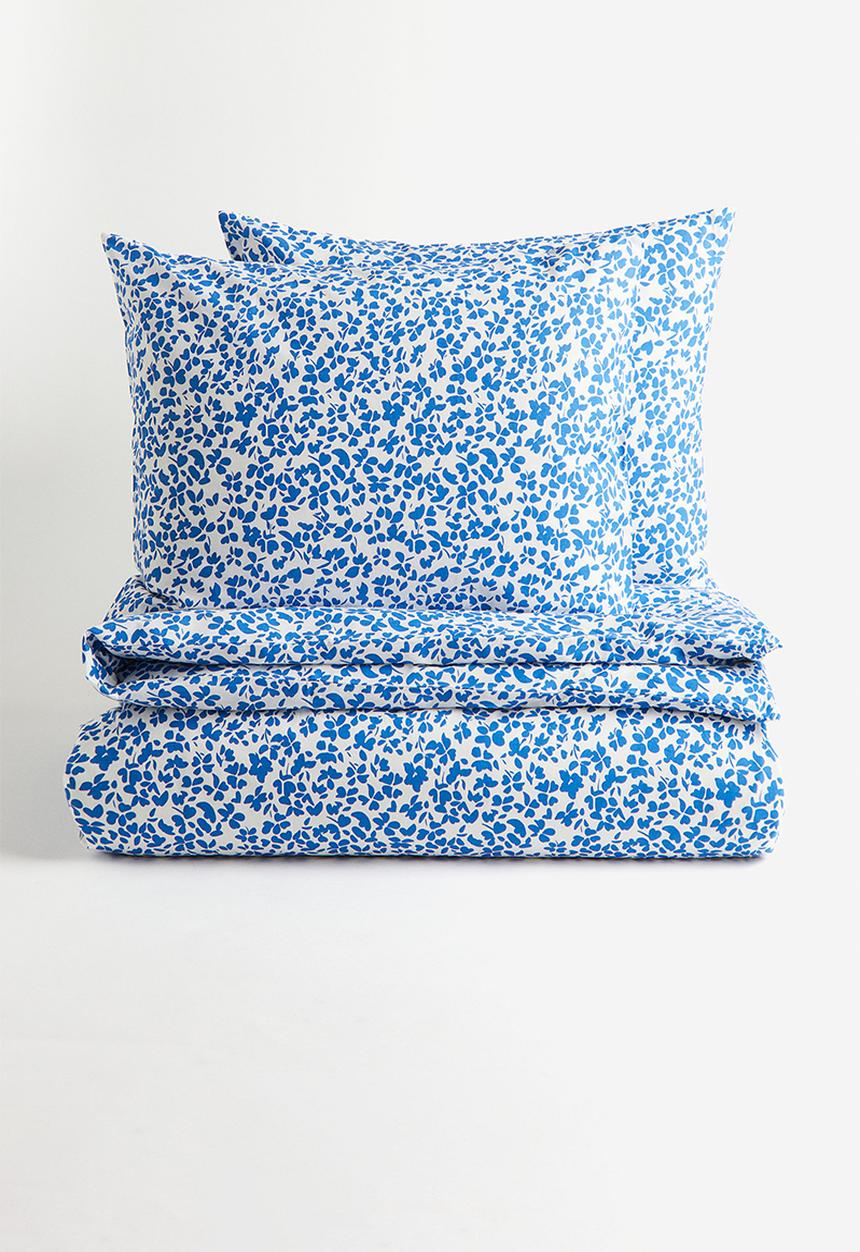 H&M - Double/king size cotton duvet cover set - bright blue floral 