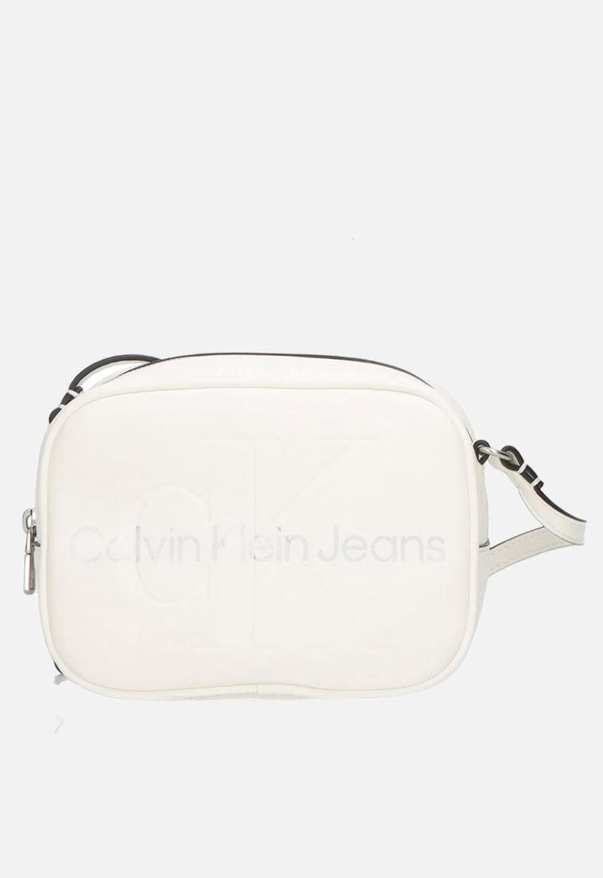Calvin Klein - Sculpted camera bag18 mono- white/silver logo