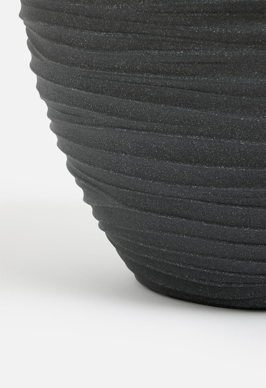 H&S - Silhouette planter - Black