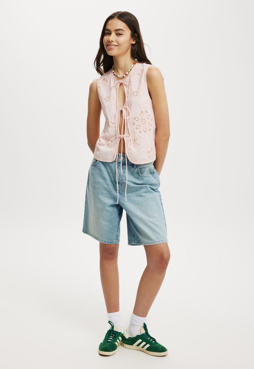 Cotton On - Kyha Tie Front Vest - Frosted Rose Broderie