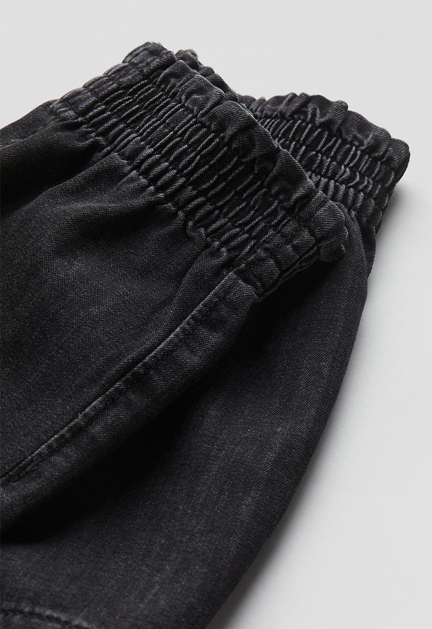 H&M - Loose fit denim shorts - black