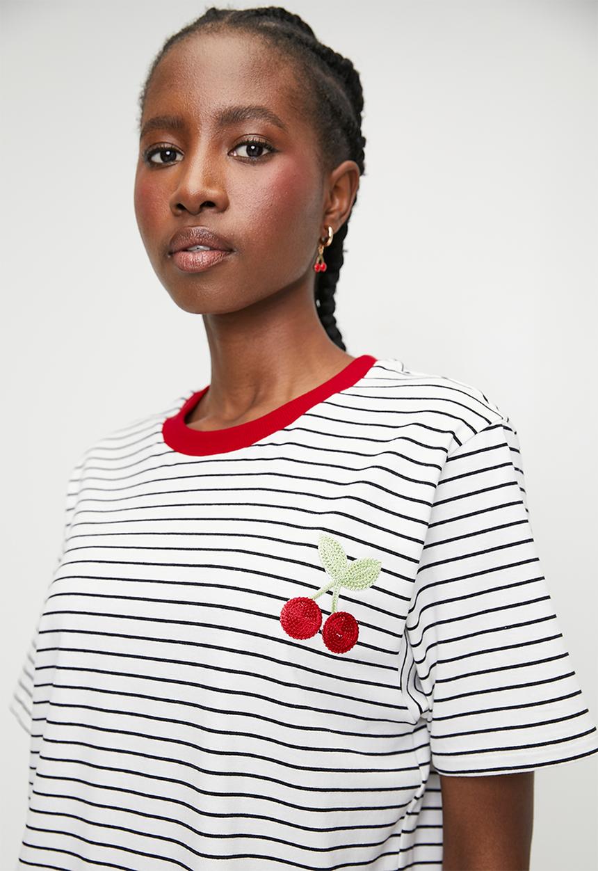 Me&B - Statement tee in crochet cherries - cherries