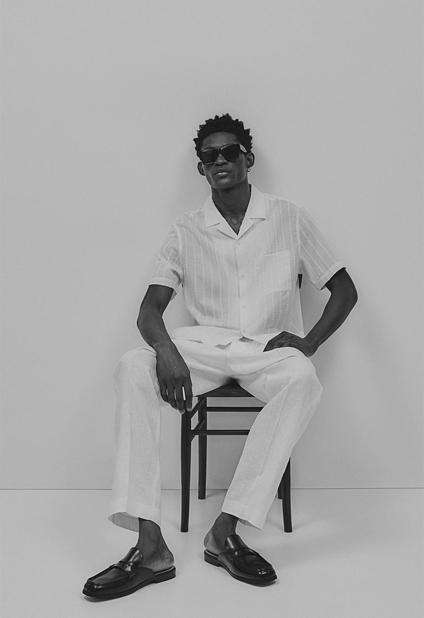 H&M - Regular fit textured-weave resort shirt - cream 