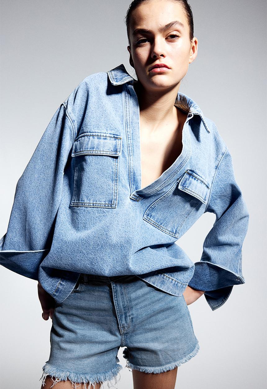 H&M - High-waisted denim shorts - light denim blue