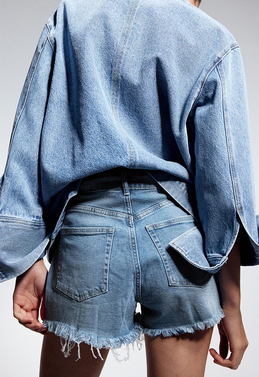 H&M - High-waisted denim shorts - light denim blue