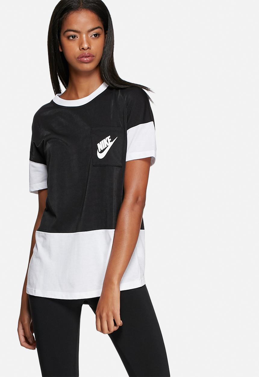 Nike - Signal Tee