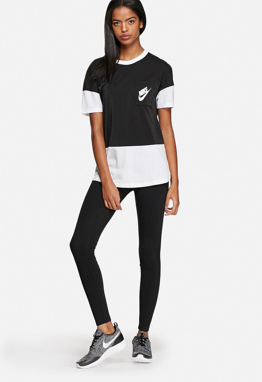Nike - Signal Tee