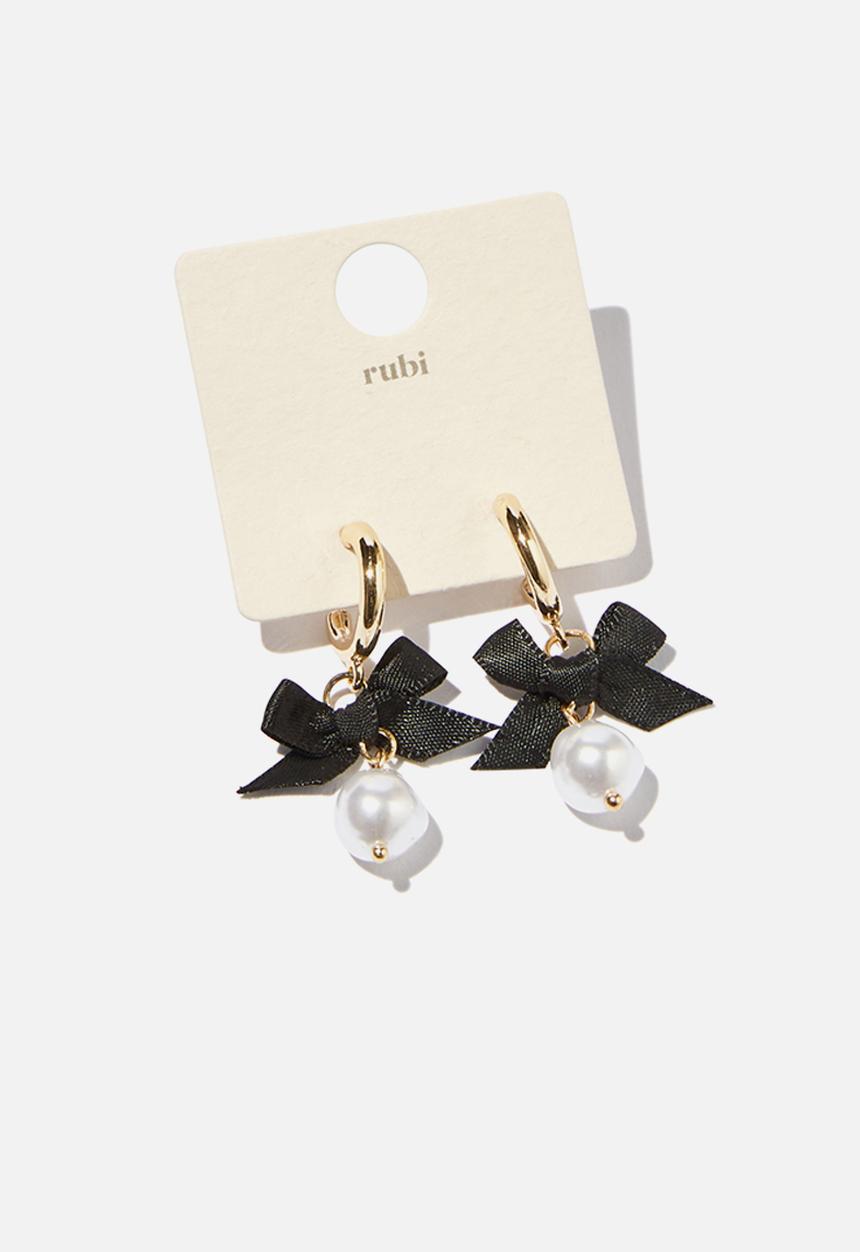 Rubi - Small charm earring - up black bow pearl drop