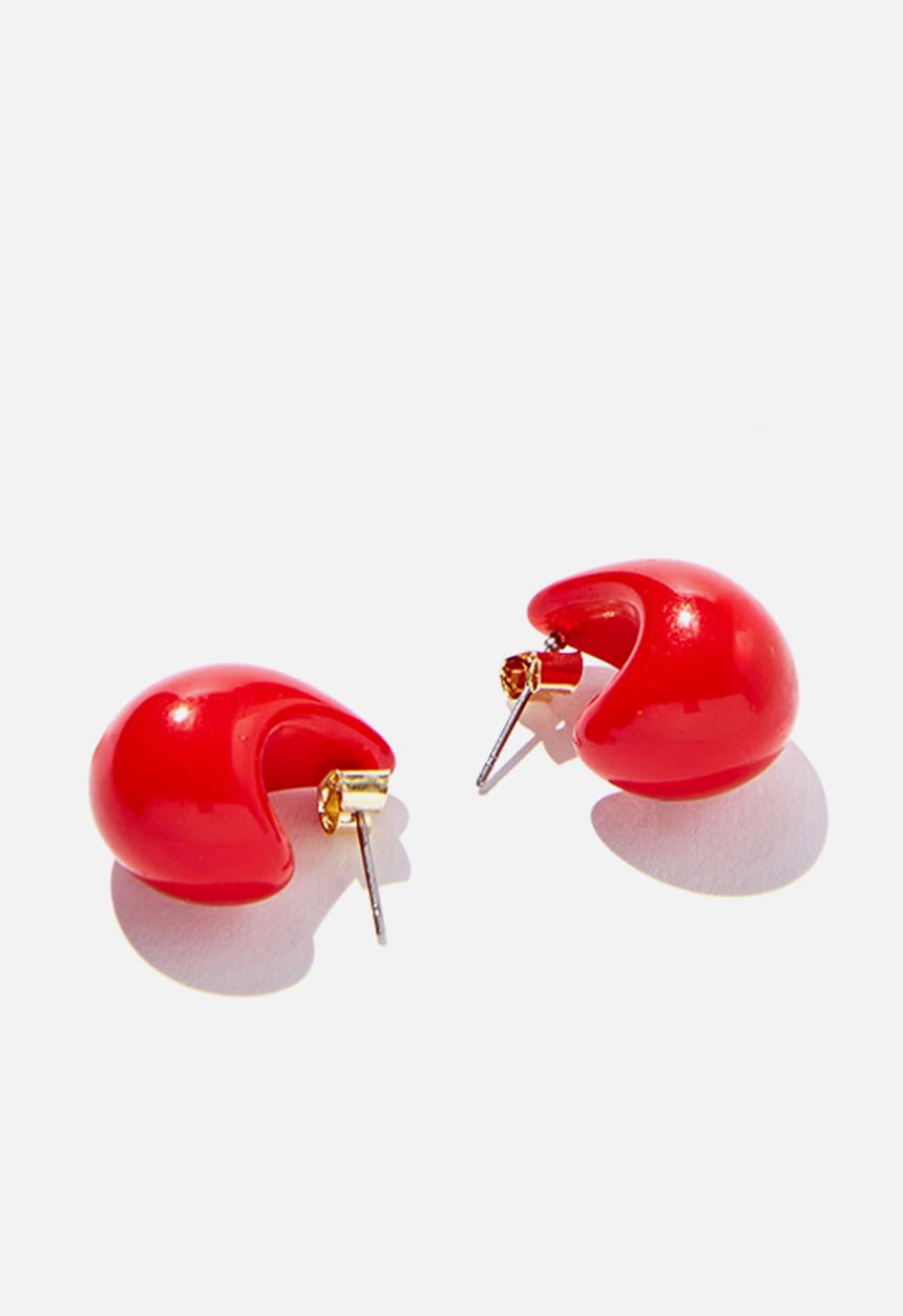 Rubi - Small charm earring - up red teardrop