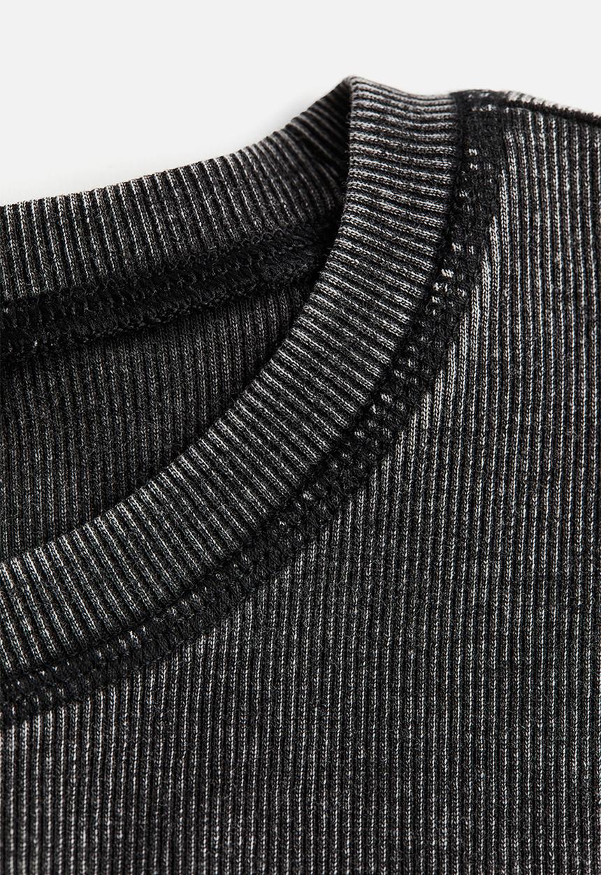H&M - Fitted T-shirt - black/washed