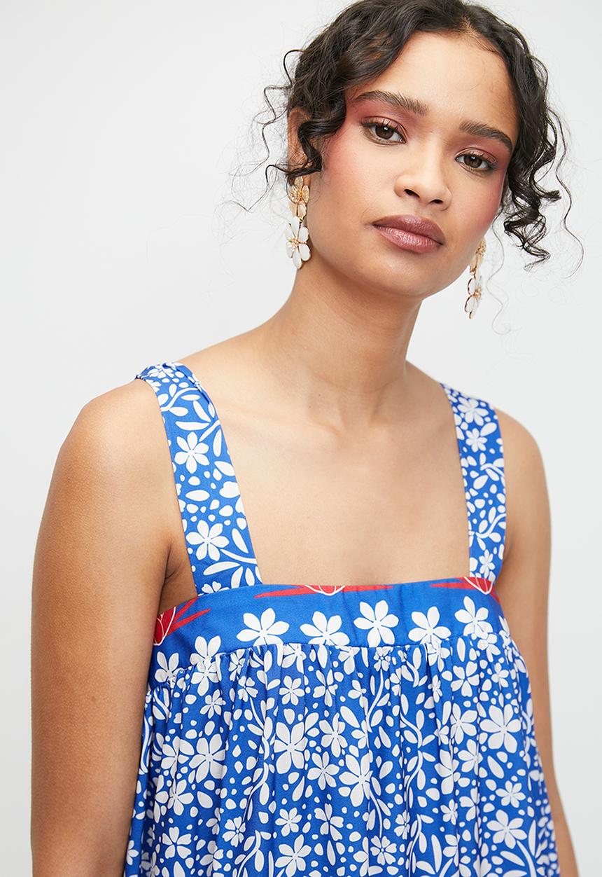 MILLA - Tie detail midi dress - red & blue monstera dbl border