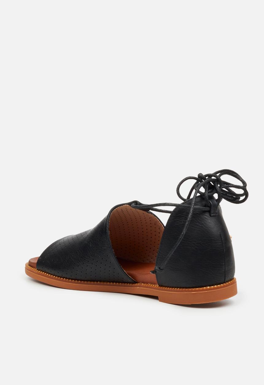 Butterfly Feet - Ellie 10 strappy - black
