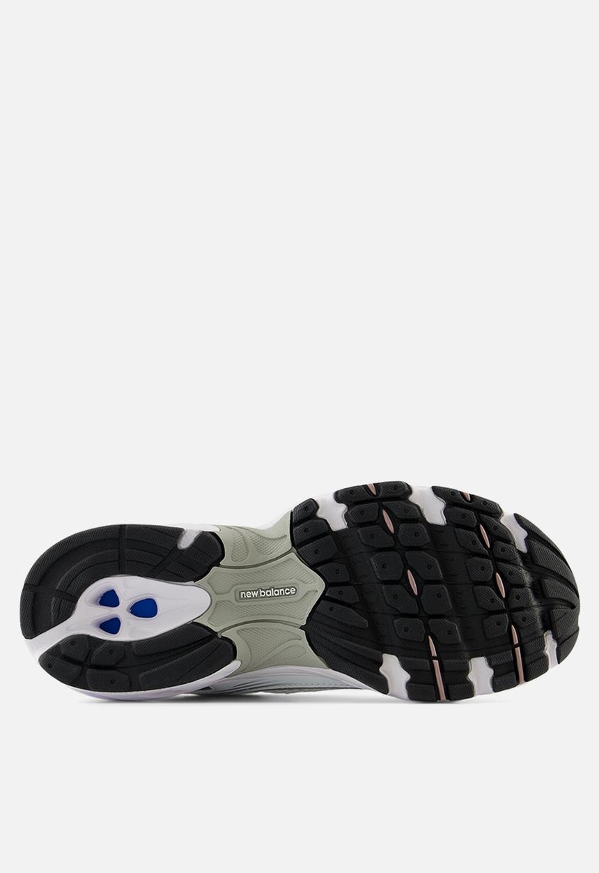 New Balance  - 530