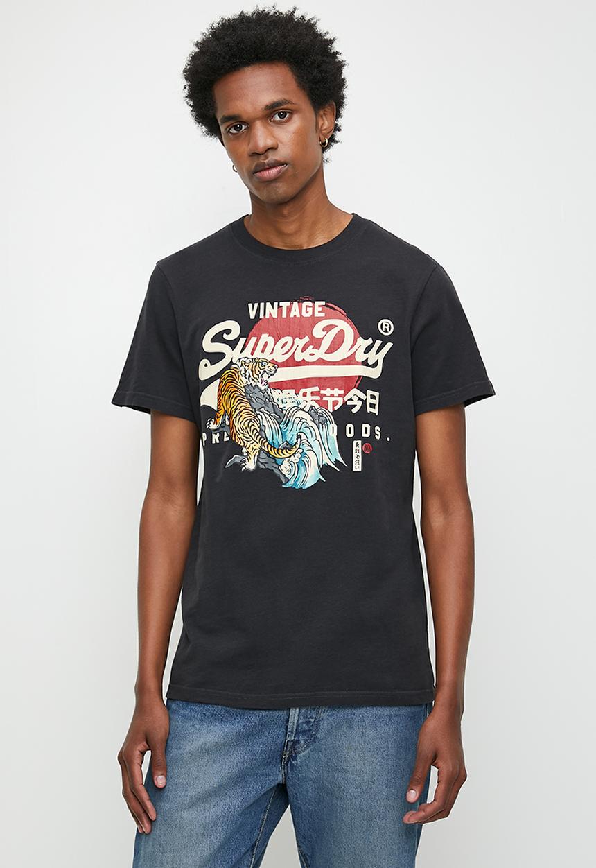 Superdry. - Tokyo Graphic T-Shirt - Bison Black