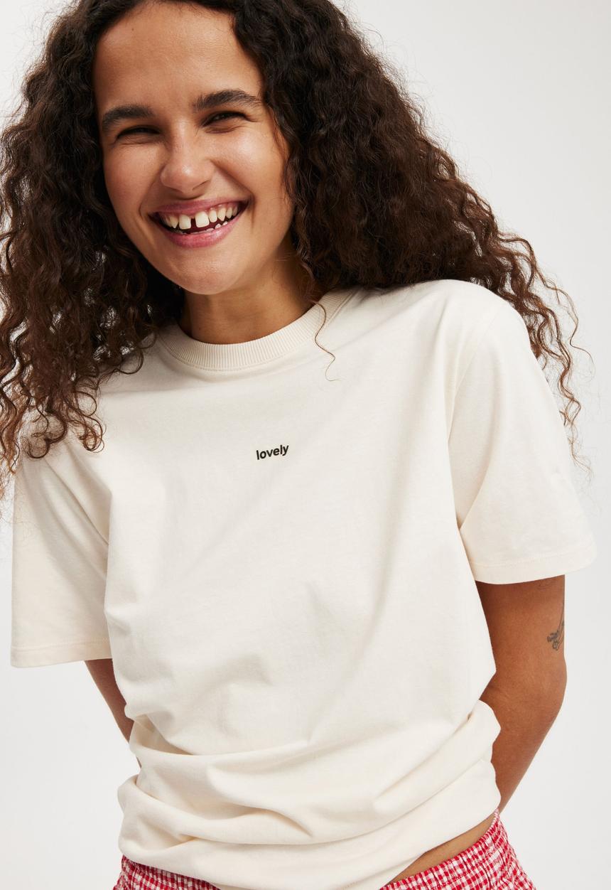 Cotton On - Regular Fit Graphic Tee - Lovely/Coconut