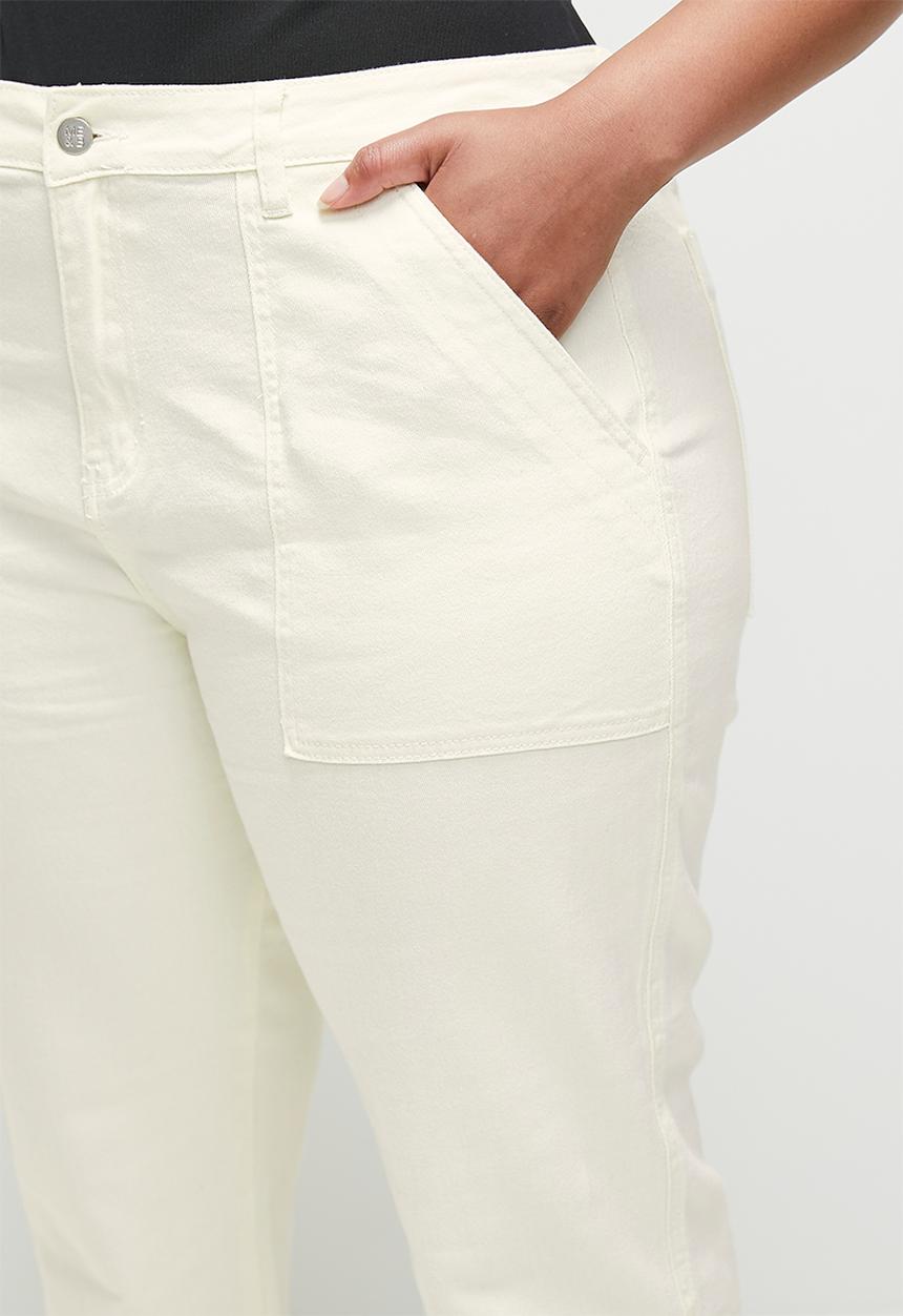 Me&B - Plus Tapered Leg Jeans - Milk
