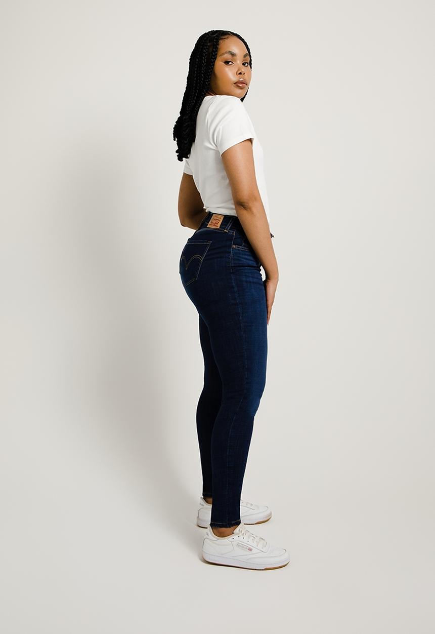 Levi’s® - Curvy Super Skinny - Chelsea Carbon Glow