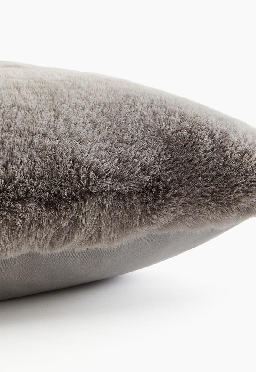 H&M - Fluffy cushion cover - brown