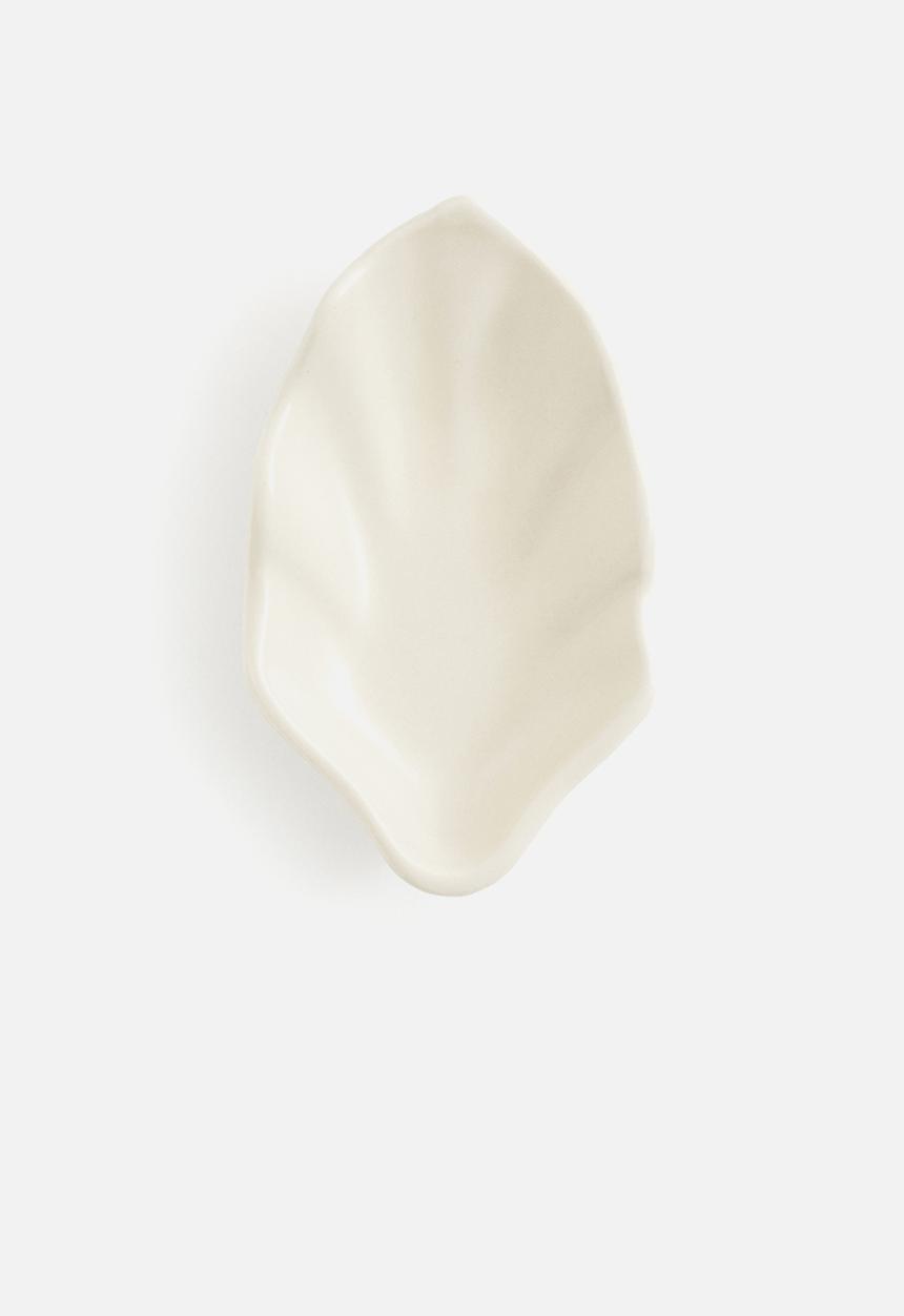 H&M - Small stoneware clam shell bowl - white
