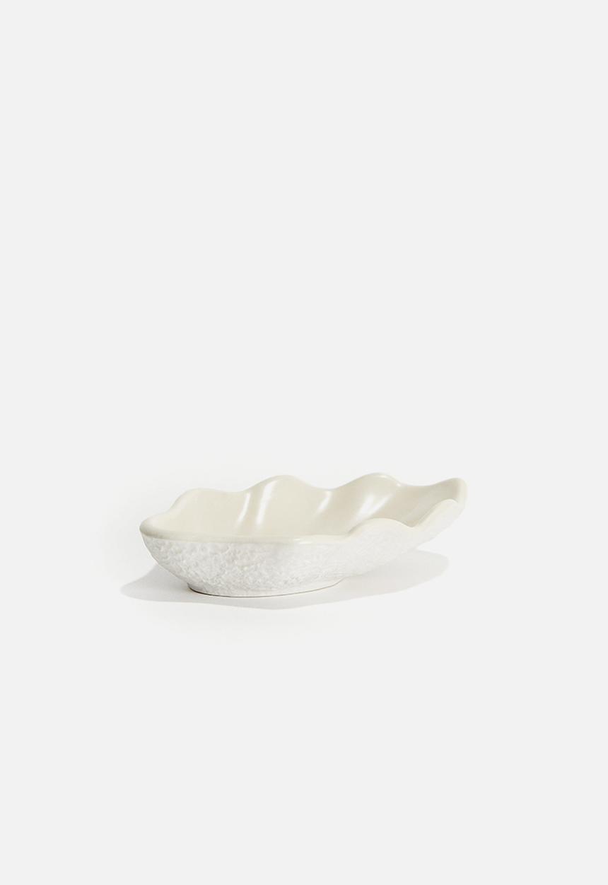H&M - Small stoneware clam shell bowl - white