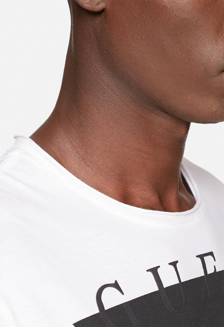 GUESS - Noir Tee