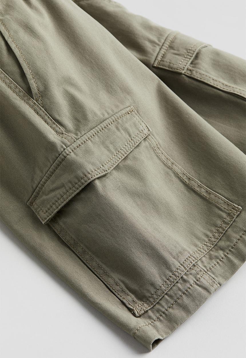 H&M - Twill cargo shorts - khaki green