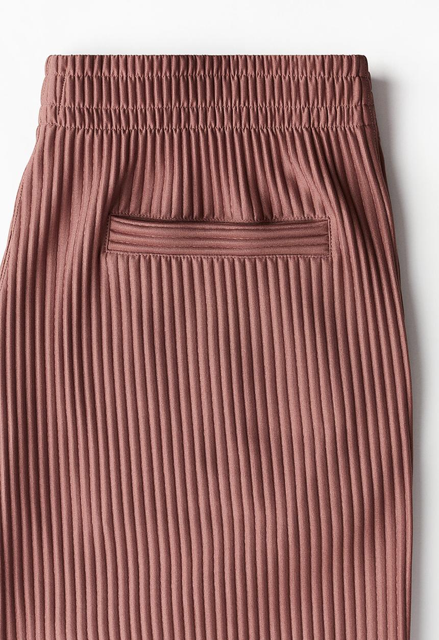 H&M - Regular fit pleated shorts - red