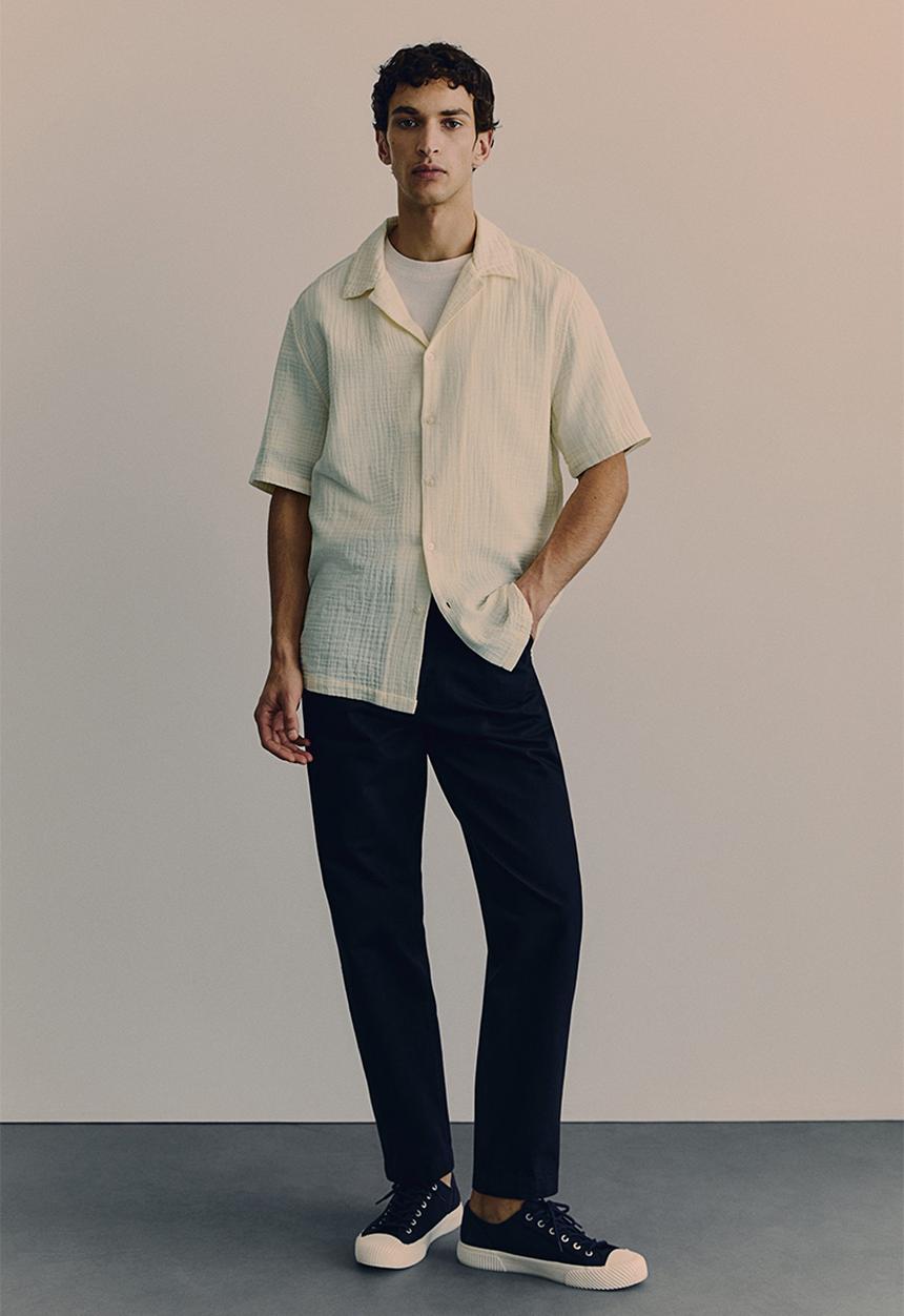 H&M - Regular fit muslin resort shirt - cream 