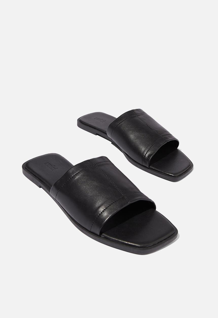 Cotton On - Bells single vamp - washed black