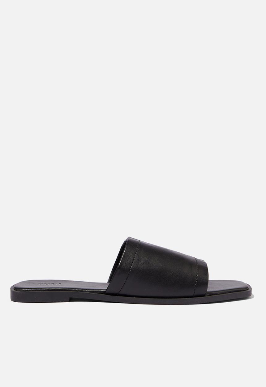 Cotton On - Bells single vamp - washed black