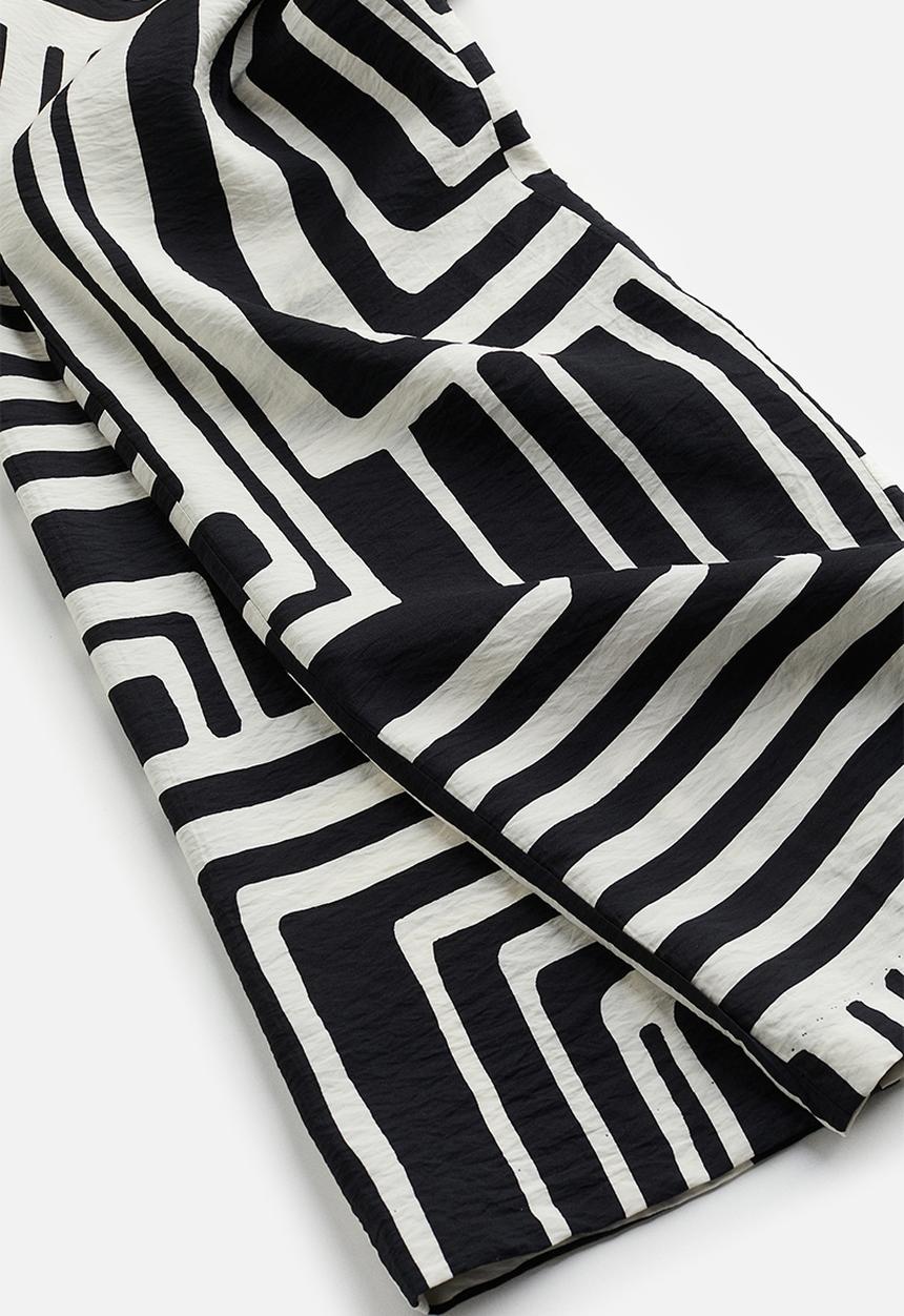 H&M - Wide trousers - black patterned