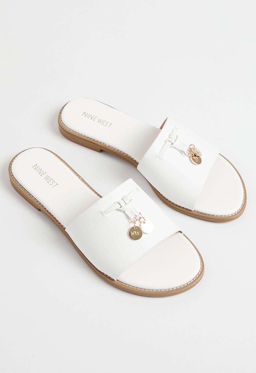 Nine West - Wollon slip on sandal - White