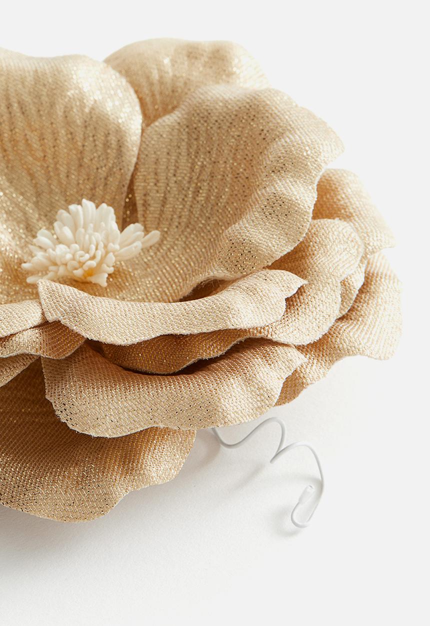 H&M - Hellebore ornament - gold-coloured flower