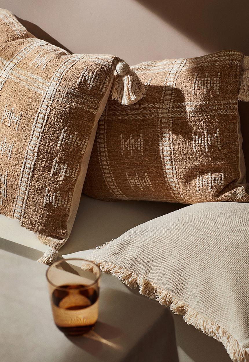 H&M - Tasselled cushion cover - beige