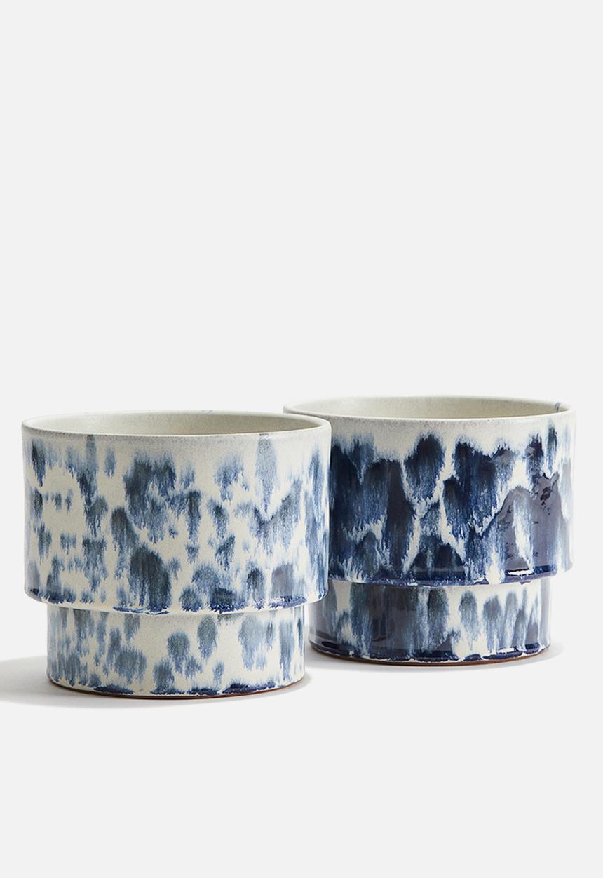H&M - Terracotta plant pot - navy blue patterned 
