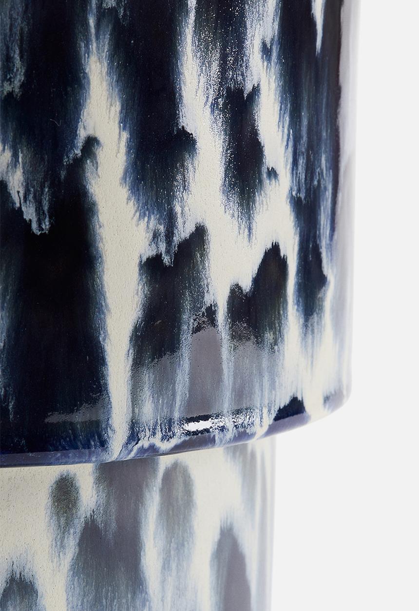 H&M - Extra-large terracotta plant pot - navy blue patterned