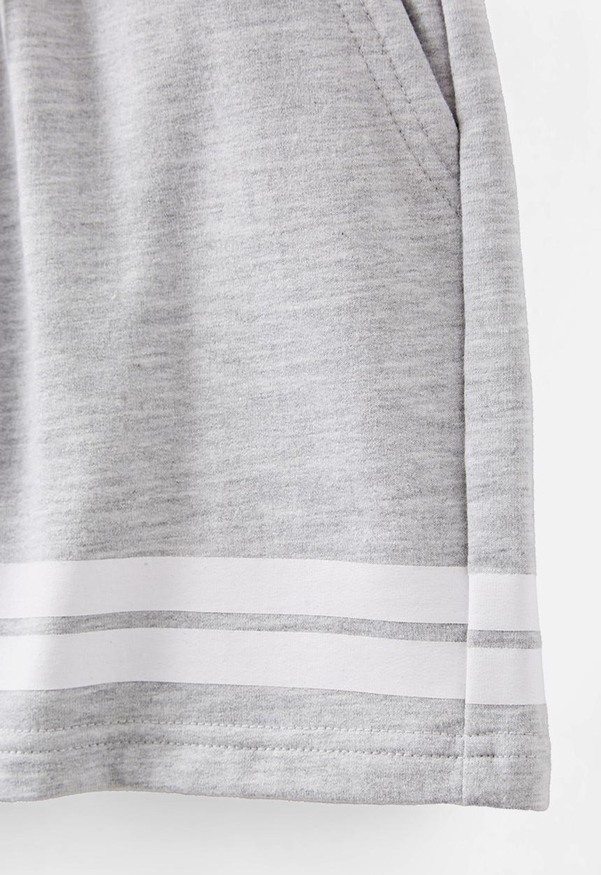 Cotton On - Henry slouch short - fog grey marle w/white stripe