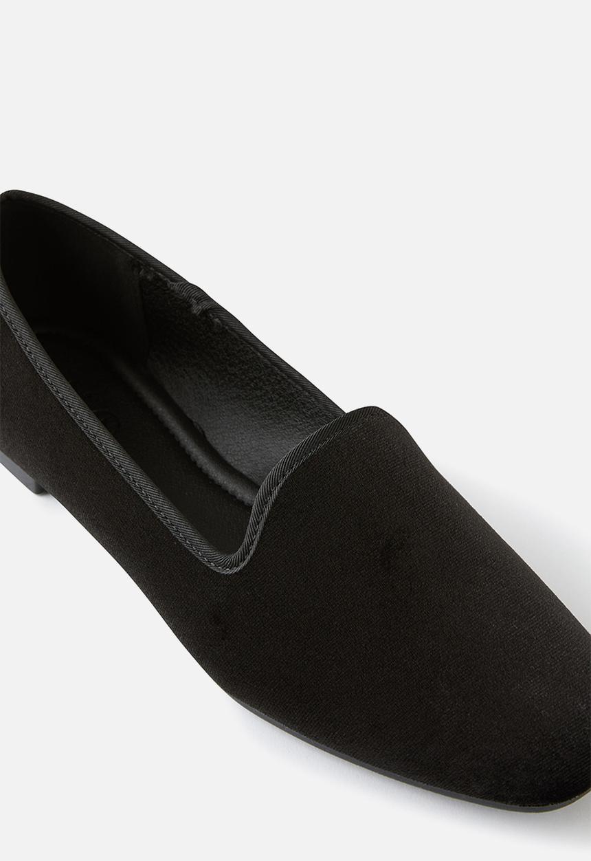 Cotton On - Sophie Slipper Cut Loafer - Black Velvet