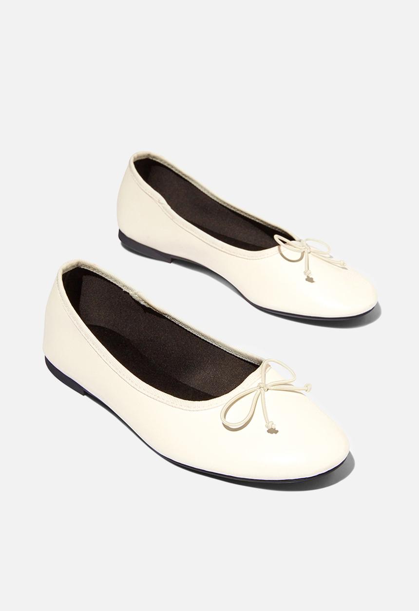 Cotton On - Amy Round Ballet - Vanilla Smooth