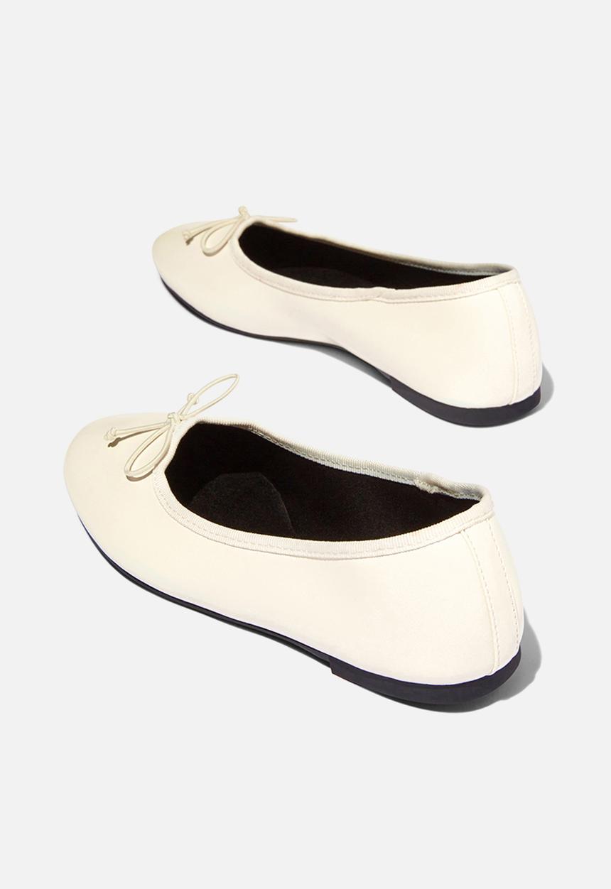 Cotton On - Amy Round Ballet - Vanilla Smooth