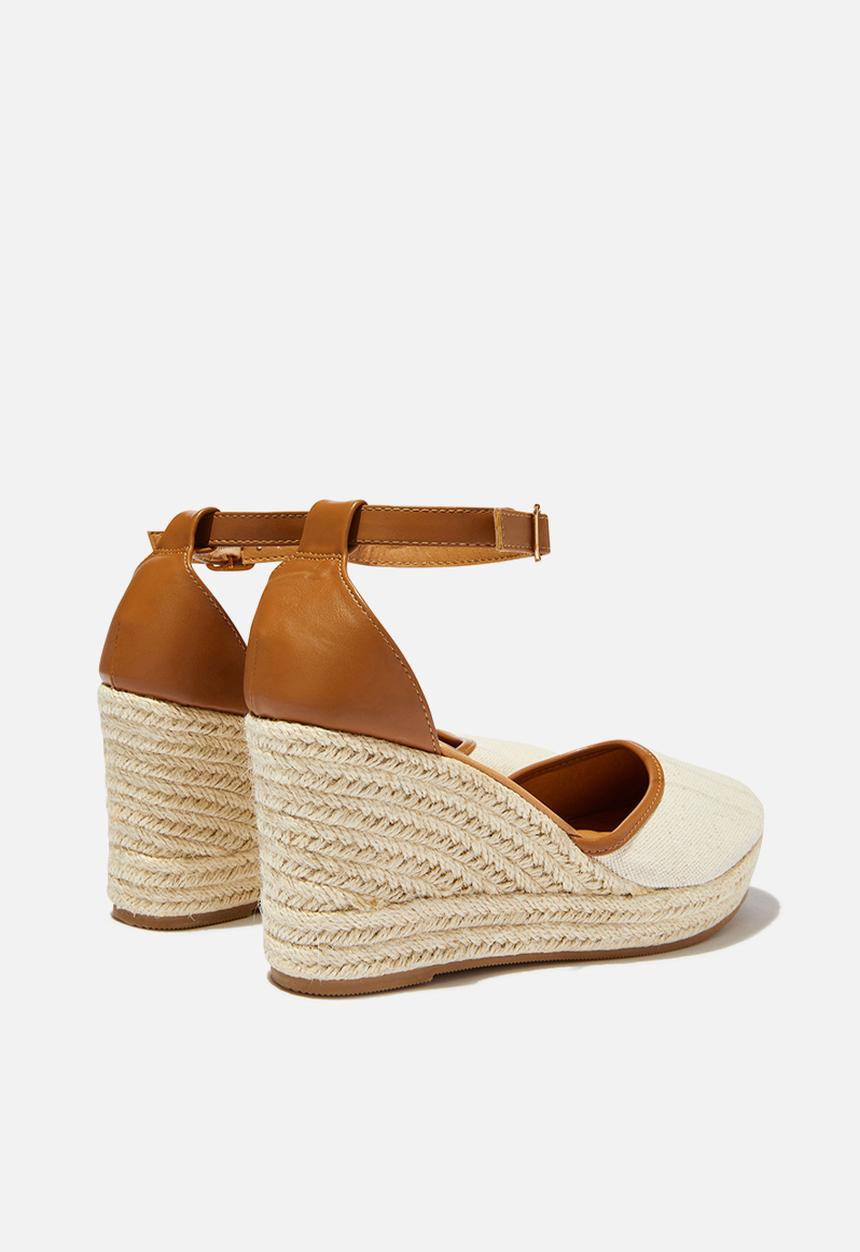 Cotton On - Lola Closed Toe Espadrille - Canvas/Tan
