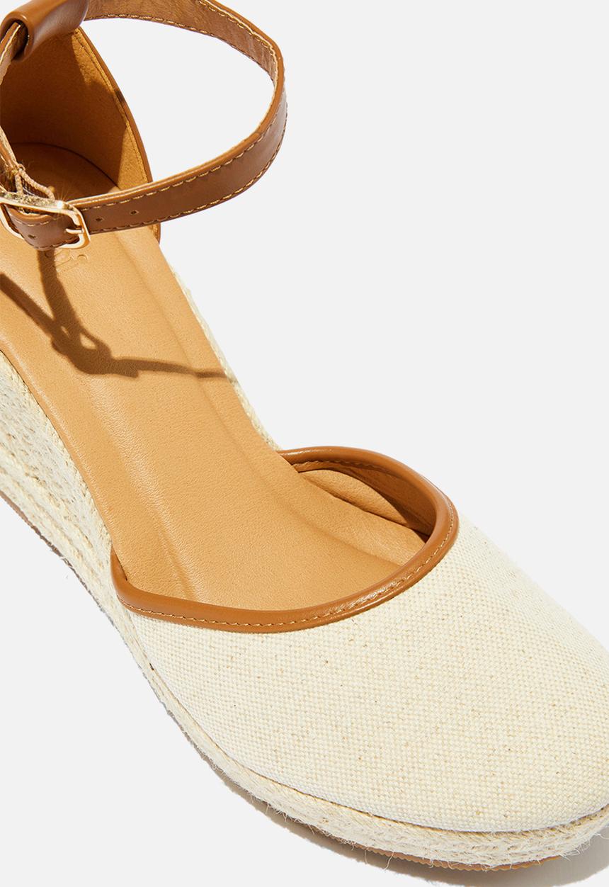 Cotton On - Lola Closed Toe Espadrille - Canvas/Tan