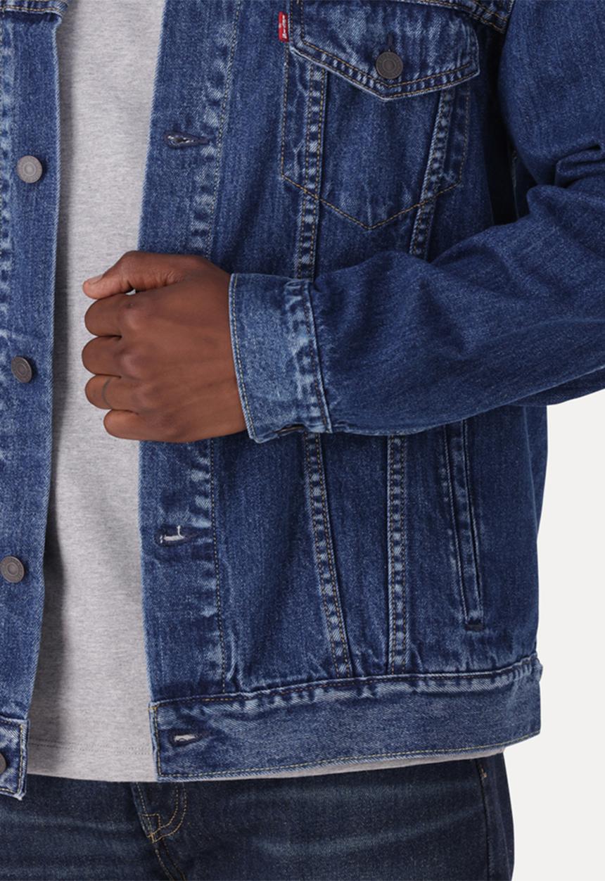 Levi’s® - Relaxed fit trucker za - that feels light
