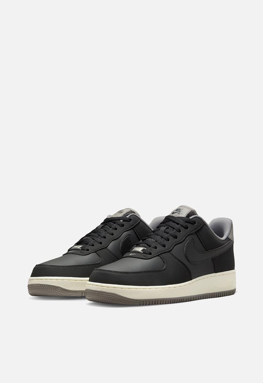 Nike - AIR FORCE 1 '07 LV8