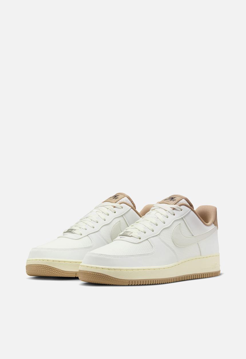 Nike - AIR FORCE 1 '07 LV8
