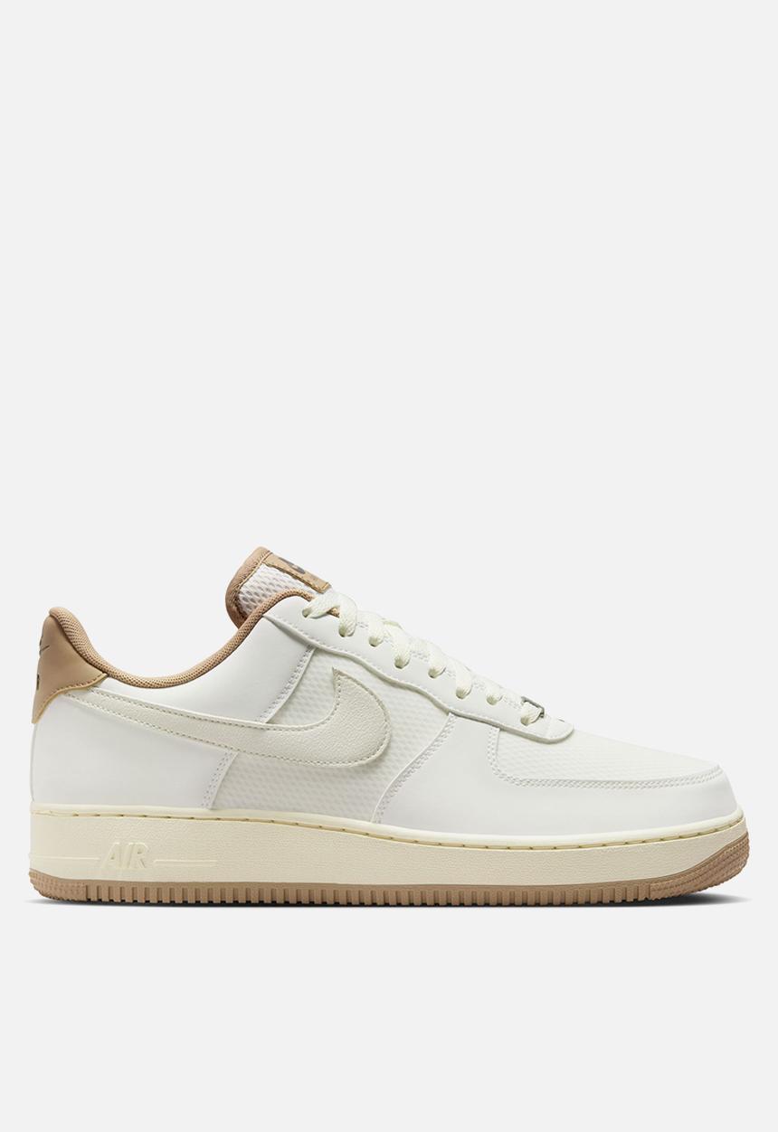 Nike - AIR FORCE 1 '07 LV8